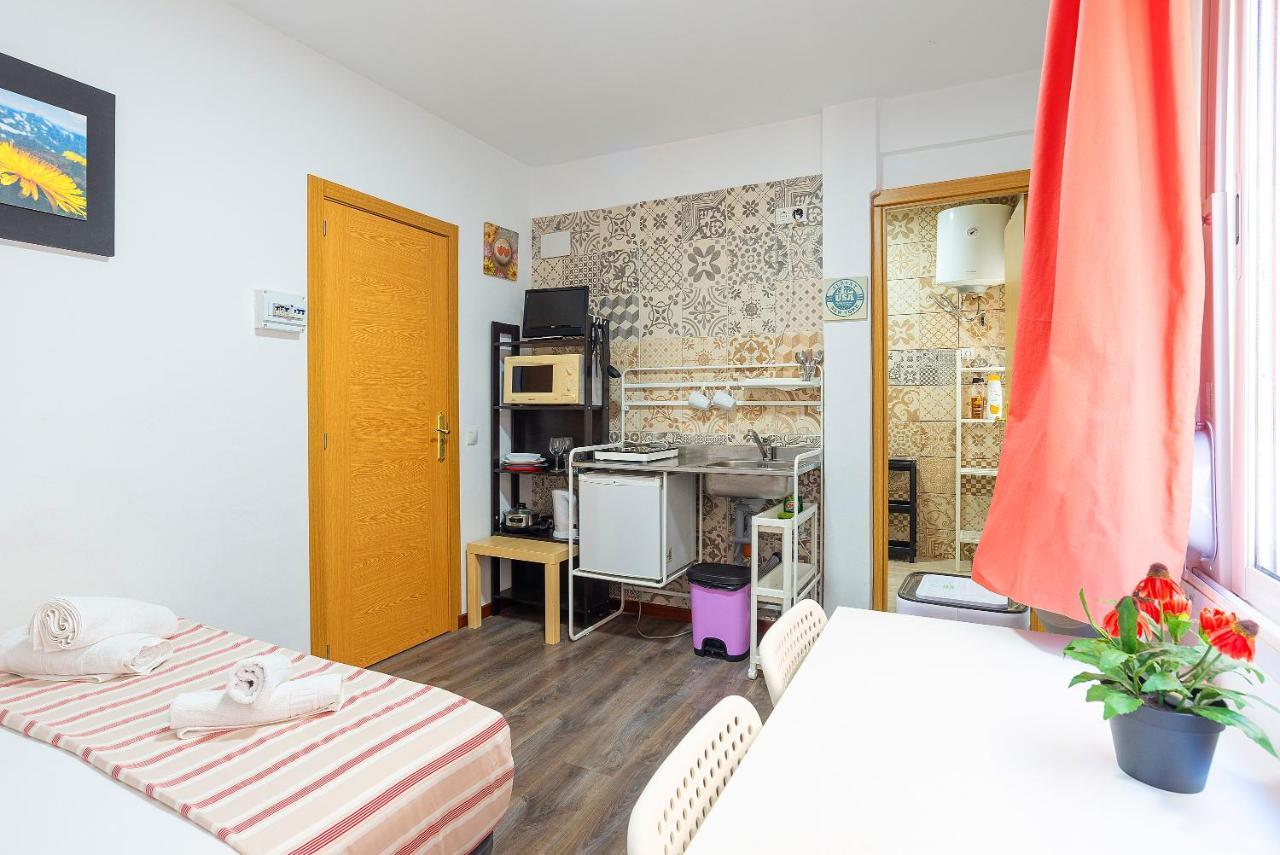 Rooms Young People Only, Soho Citycenter Malaga Ngoại thất bức ảnh