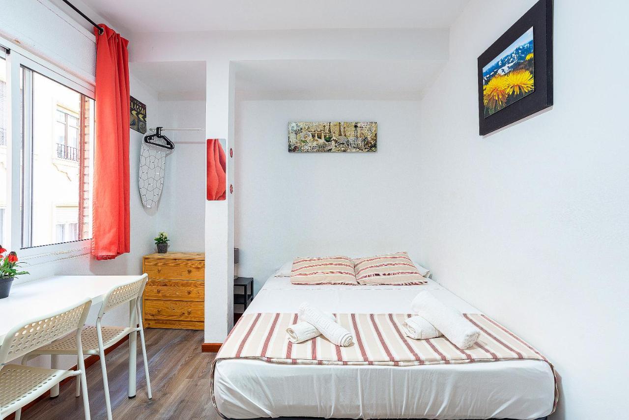 Rooms Young People Only, Soho Citycenter Malaga Ngoại thất bức ảnh