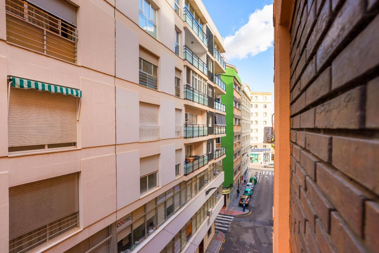 Rooms Young People Only, Soho Citycenter Malaga Ngoại thất bức ảnh